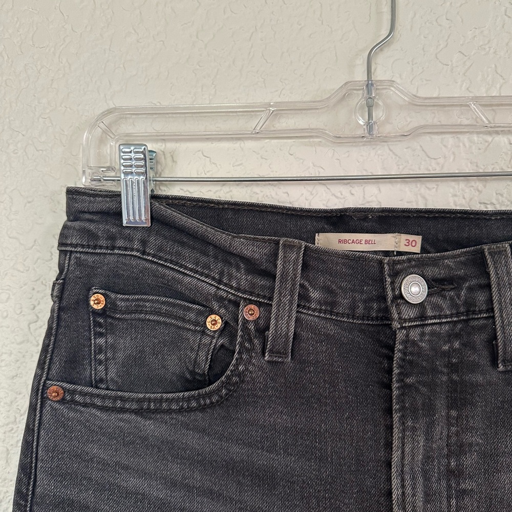 Levi’s Ribcage Bellbottoms
